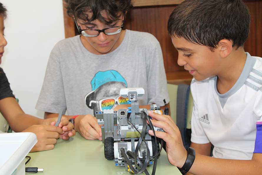  Robotics at Summer School in San Jose School